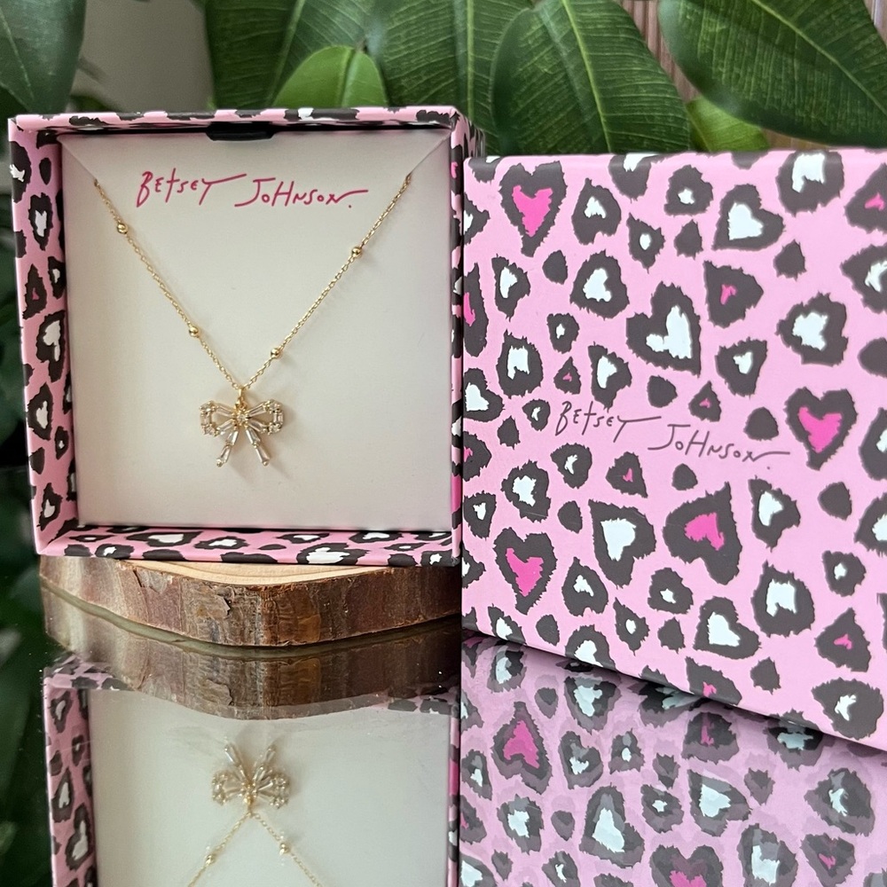 Betsey Johnson Gold Bow Pendant Necklace